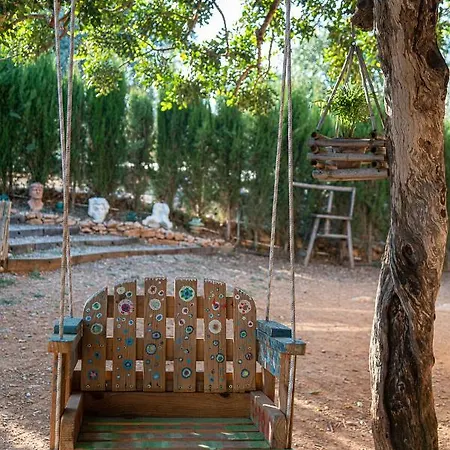 Casa Del Arbol - Tierra De Arte Alpehytte